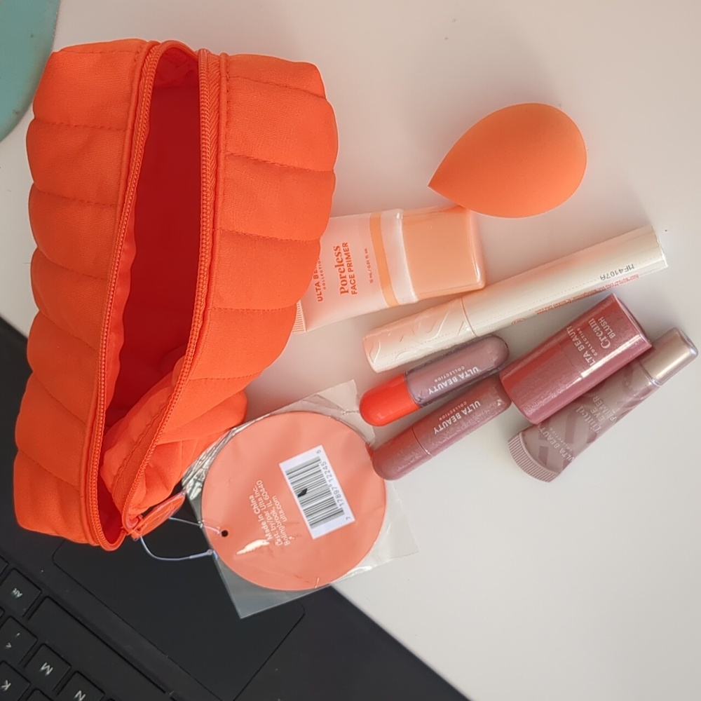 Ulta Beauty Mini size make up gift set
